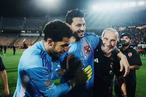 "الشناوي أم مصطفى شوبير".. قمصان يكشف طريقة اختيار الحارس الأول في الأهلي